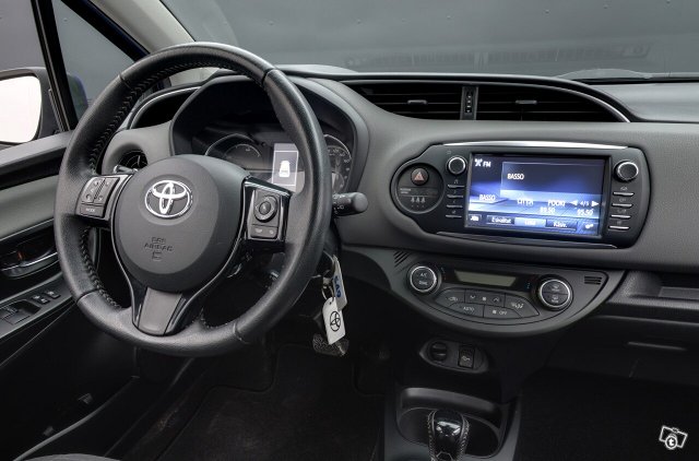 Toyota Yaris 7