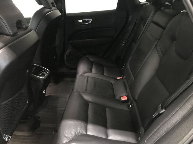 Volvo XC60 7