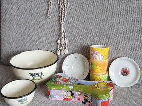 VARATTU Kipot, lautaset, amppeli, rasia, Muut keittiötarvikkeet, Keittiötarvikkeet ja astiat, Tampere, Tori.fi VARATTU Kipot, lautaset, amppeli, rasia, Muut keittiötarvikkeet, Keittiötarvikkeet ja astiat, Tampere, Tori.fi