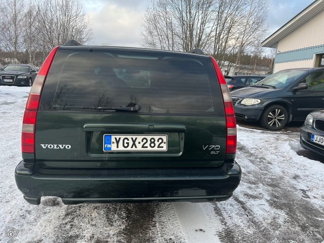Volvo V70 5