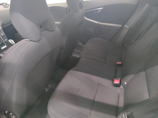 Volvo V40 15