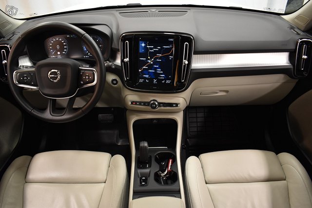 Volvo XC40 14