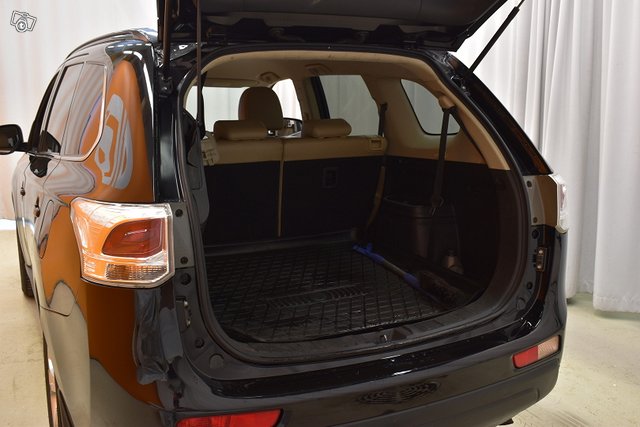 Mitsubishi Outlander 24