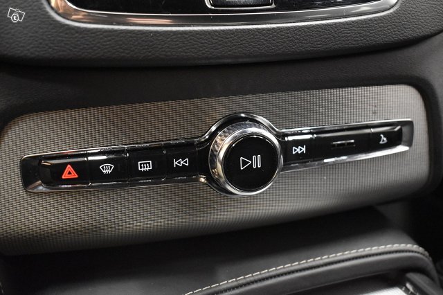 Volvo XC90 24