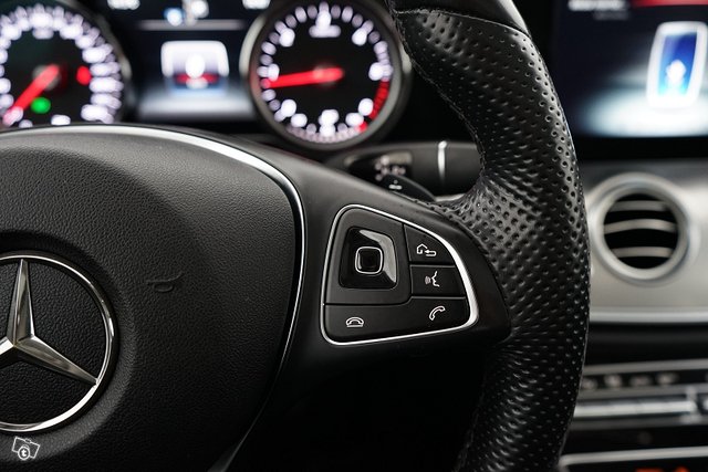 Mercedes-Benz E 16