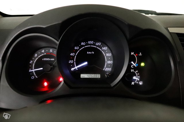 Toyota Hilux 13