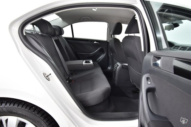 VOLKSWAGEN Jetta 15