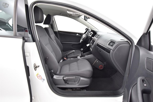 VOLKSWAGEN Jetta 21