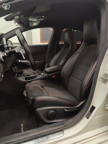 Mercedes-Benz CLA 9