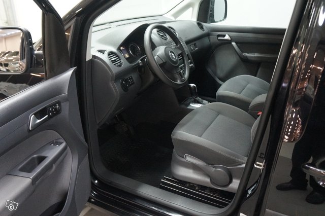 VOLKSWAGEN Caddy Maxi 11