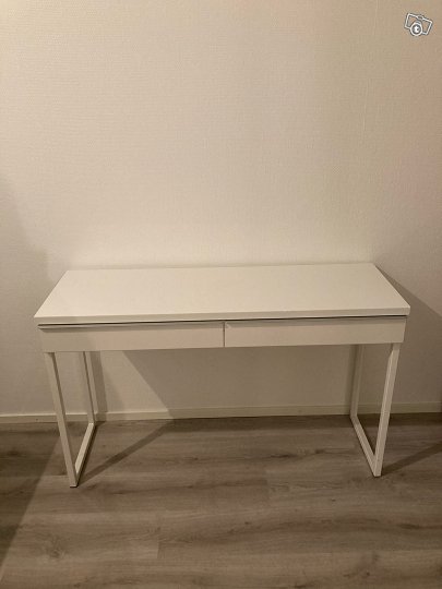 Ikea Bestå Burs -työpöytä, Pöyd...