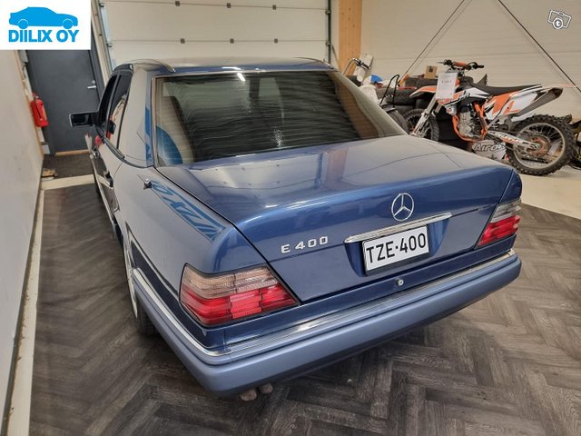 Mercedes-Benz E 4