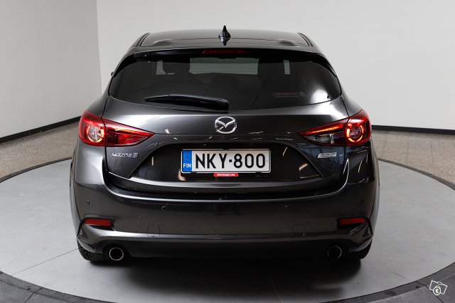 Mazda 3 6