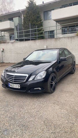 Mercedes-Benz E-sarja, kuva 1