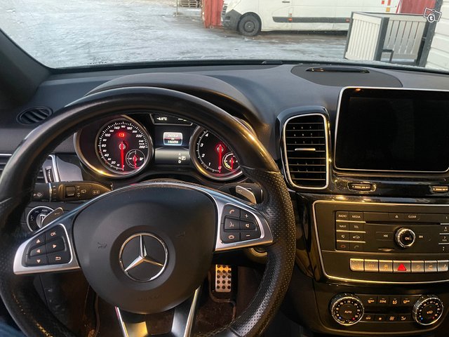 Mercedes-Benz GLE 500 7