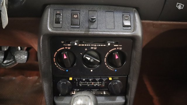 Mercedes-Benz 200 15