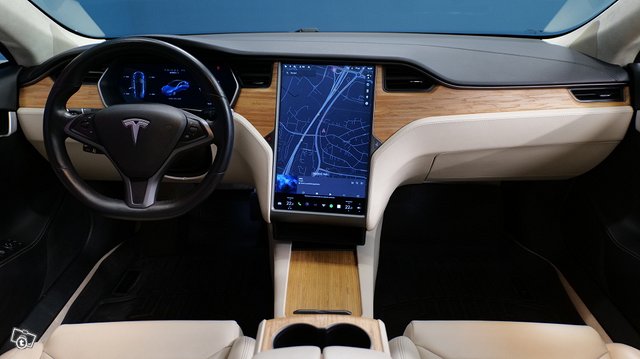Tesla MODEL S 6