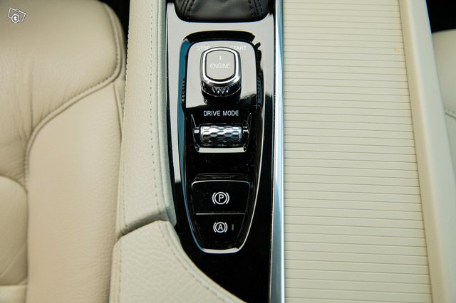 Volvo S90 18