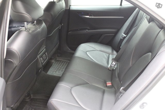 Toyota Camry 12