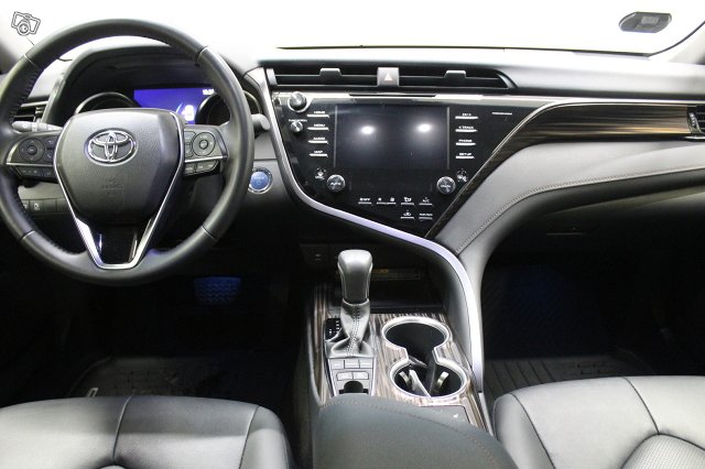 Toyota Camry 13