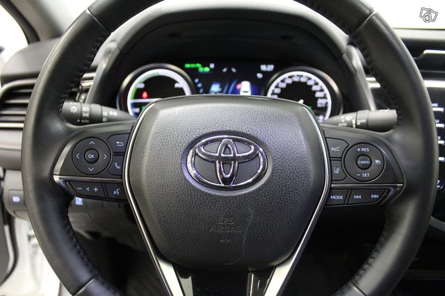 Toyota Camry 17