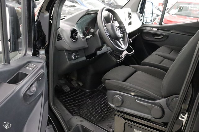 Mercedes-Benz Sprinter 13
