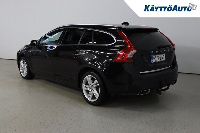 VOLVO V60 5