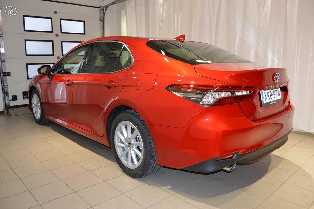TOYOTA CAMRY 3