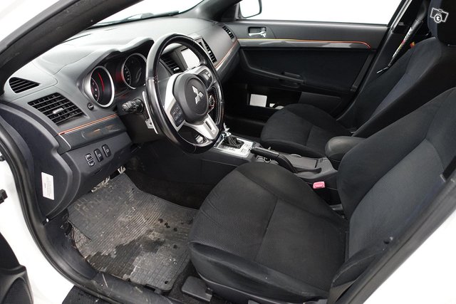 Mitsubishi Lancer 9