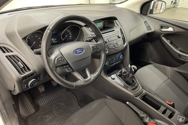 Ford Focus 8