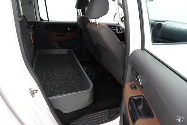 Volkswagen Amarok 11