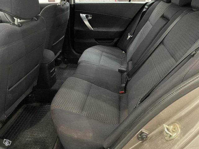 Nissan Primera 9