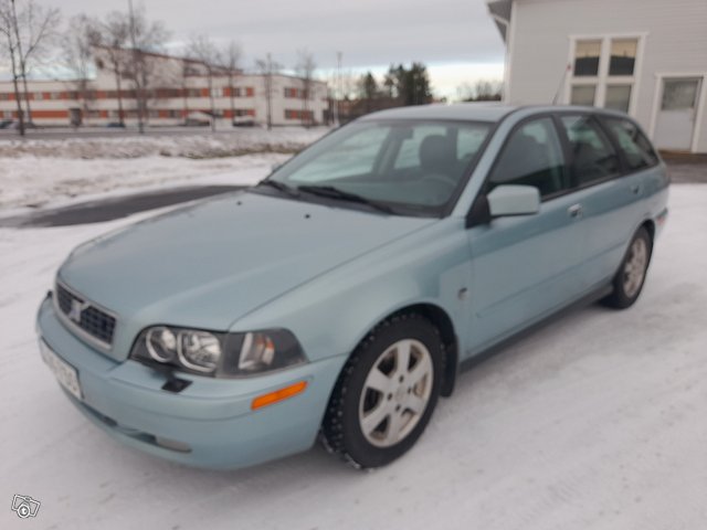 Volvo V40