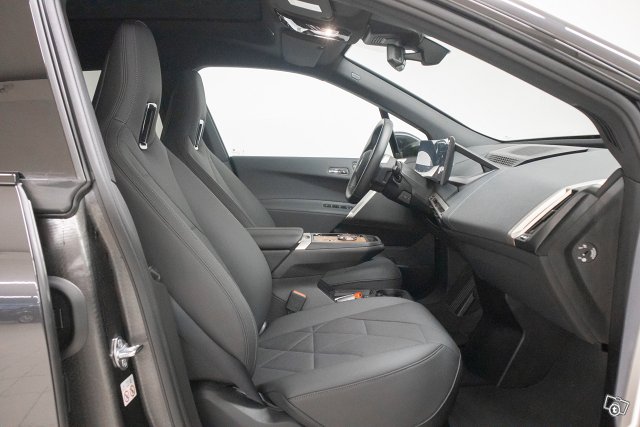BMW IX 8