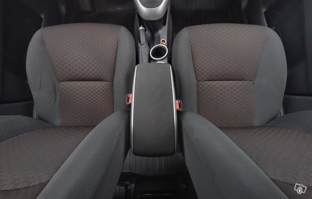 Toyota Verso 10