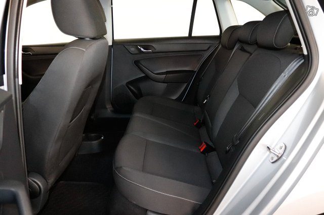 Skoda Rapid 11