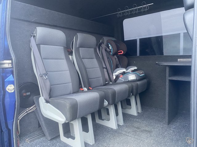Mercedes-Benz Sprinter 9