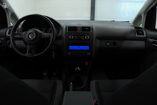 Volkswagen Touran 8