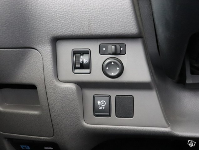 Nissan E-NV200 11