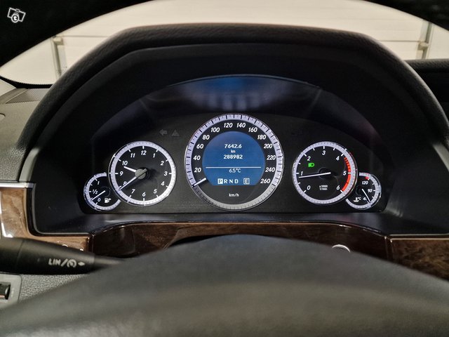 Mercedes-Benz E-sarja 11
