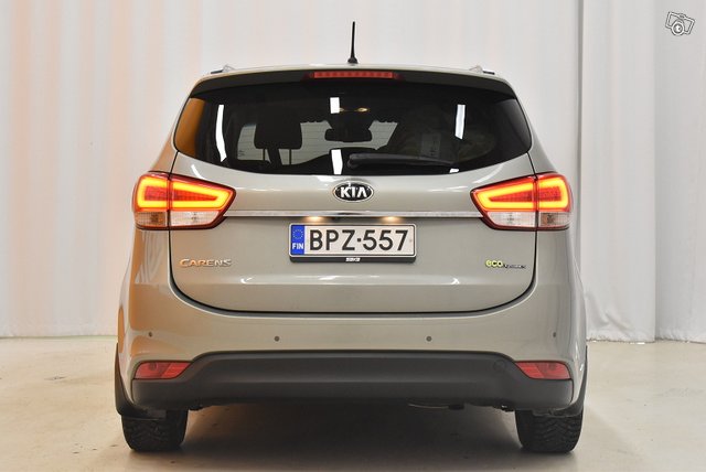 Kia Carens 6