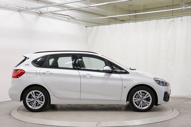 BMW 225 4