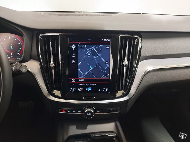 VOLVO V60 13