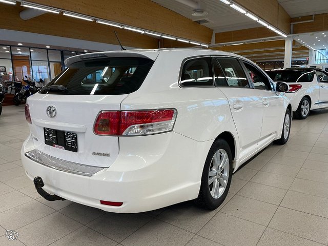 Toyota Avensis 3