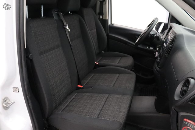 Mercedes-Benz Vito 13