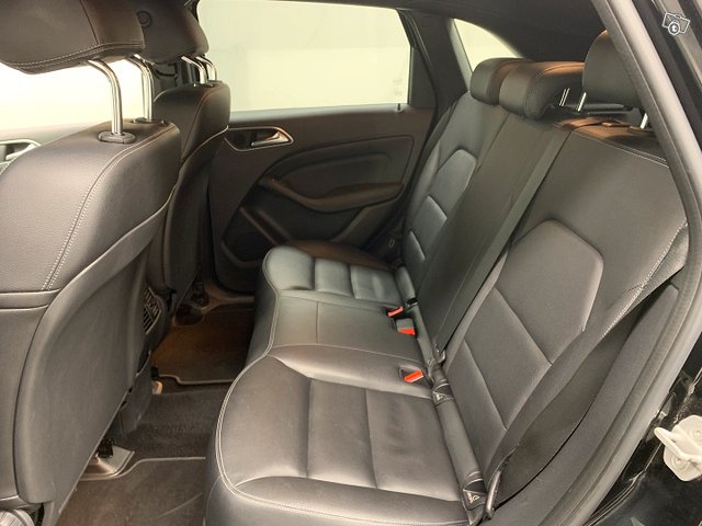 MERCEDES-BENZ B 10