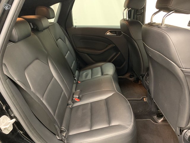MERCEDES-BENZ B 11