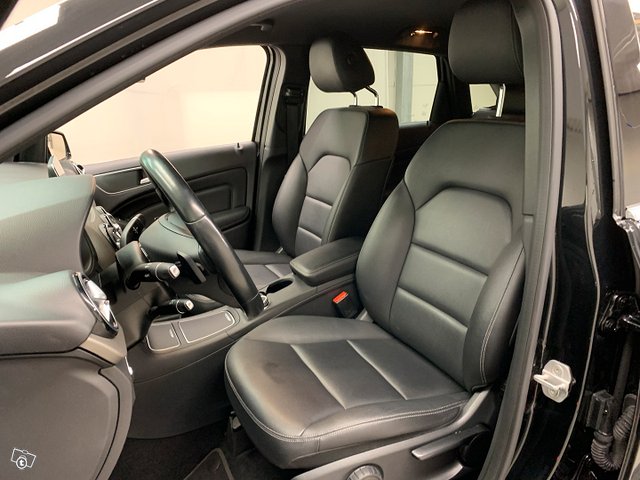 MERCEDES-BENZ B 13