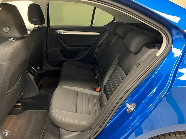 SKODA Octavia 13