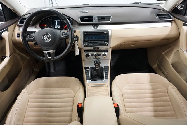 Volkswagen Passat 11